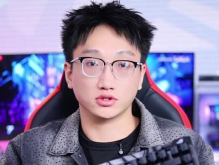 或许会因一时权衡暂选其他,但属于ROG的信仰,终会如约而至。
#rog魔导士ace75he#rog魔导士磁轴 #rog外设
#磁轴键盘#无畏契约