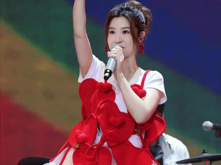 美丽的小姐,我叫bond,GGbond~
#猪猪侠 #陈洁丽#陈洁丽深圳演唱会