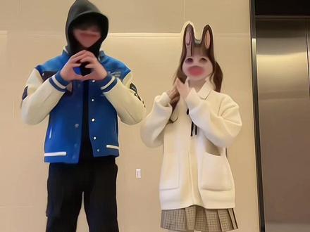 我还想把你喂的胖胖的~#双人舞 #jk #舞 #抽象 #铛铛铛