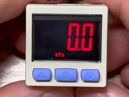 #机械手 #数显压力开关 #数显气压表 #数显压力表设定 #自动化设备 @DOU+上热门