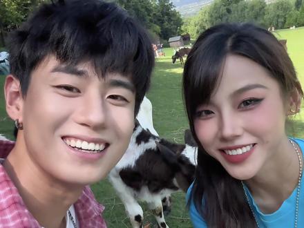 带上画笔出门画小动物吧✏️。#情侣 #情侣日常 #画画