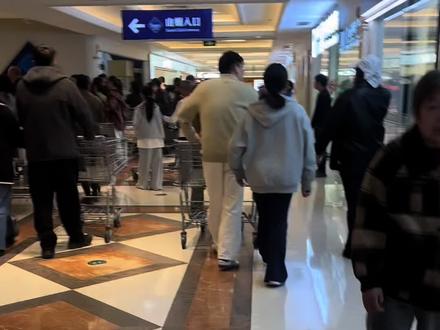 丢人丢到了山姆,也不知道会不会被在场的刷到,全程我没眼看,父女三太社牛了#社牛 #社牛挑战 #如果没有他你还爱我吗 #爸爸带娃