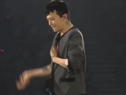 权志龙首尔粉丝见面会 跳刀马哈哈#权志龙粉丝见面会