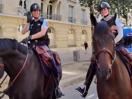 甜甜圈和可爱的警察们