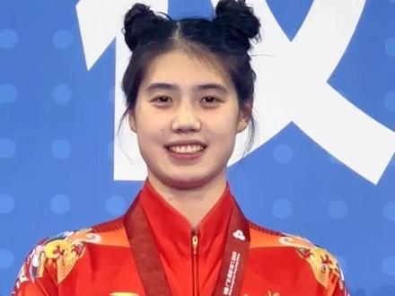 可爱的张雨霏#游泳 #冠军 #赛事 #运动员 #高光时刻