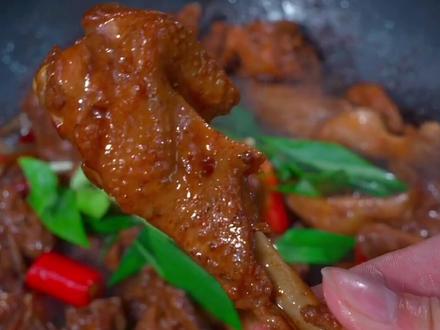 很多人做啤酒鸭直接下锅焯水,那你就大错特错了#啤酒鸭 #宅家抖出美好生活