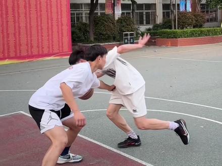 辅助手可以扒拉人 也可以收起来-#自由球风