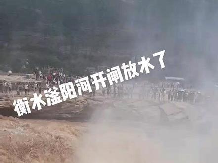 春色三分,二分尘土,一分流水……