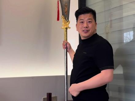 金价不可能一直离谱的维持在1000多,我始终坚信,它确实相较于以前是要涨,但迟早会回落到700-900之间这个正常涨幅内,你们觉得呢?…#运城自装e站 #黄金价格 #理性投资 #金价行情