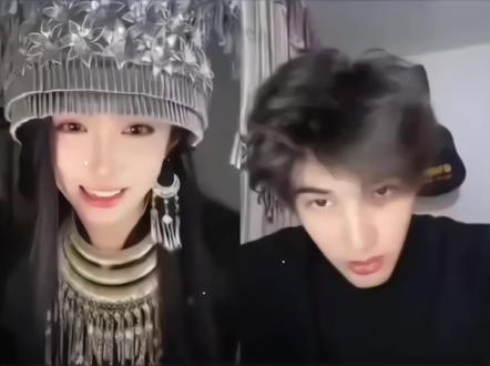 开心元元连麦名场面#开心元元 #反转 #内容过于真实 #反差 少年的脸红胜过一切情话 #开心元元的直播日记 @开心元元