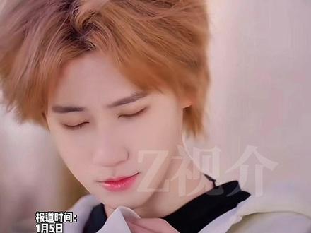 身穿休闲白衣温柔回眸,张真源更新日常好青春~#张真源