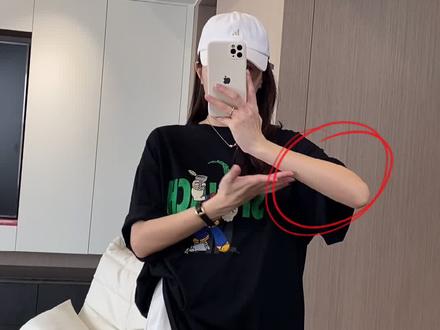 没东西更新,再分享一次超级详细的对镜自拍怎样挡脸。#对镜自拍 是自己的经验分享,这么详细你们总该学会了吧~