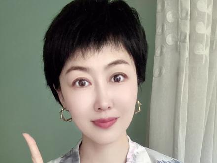 高考生要关注我们最近的直播啊 专家指导报志愿#左芳说教育