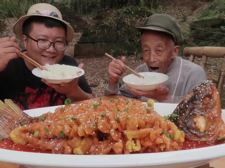 宴席大菜“松鼠鱼”的家常做法,色泽红亮,鱼刺酥脆,爽口开胃#吃播#美食#松鼠鱼