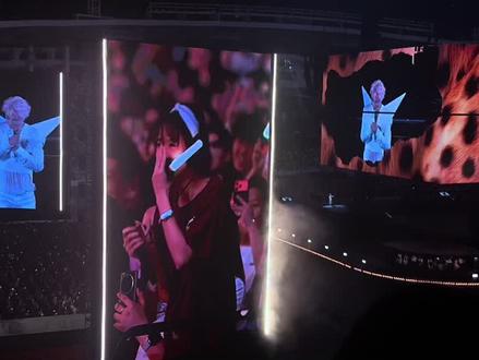 薛之谦万兽之王演唱会3.22点歌环节( 迟迟)
#迟迟#薛之谦演唱会 #万兽之王#点歌环节