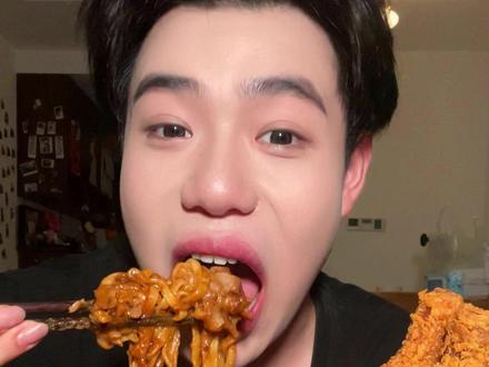 新年第一顿当然要吃火鸡面呀 #美食分享#好吃好吃 #火鸡面#新年快乐