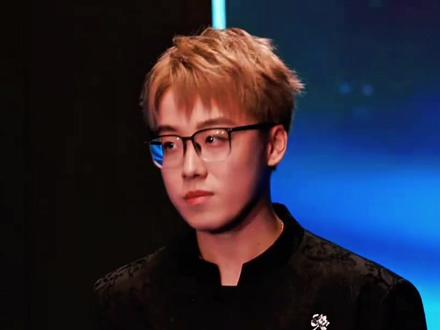 这个男人能让知名综艺大导为他倒贴拍综艺还乐在其中 #陈泽 #人物故事 #抖音精选 #人物