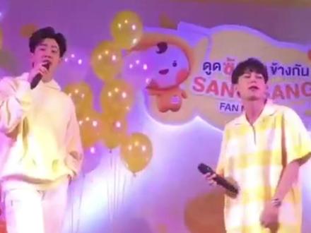 offgun7年7搭,凭借狗狗男友一吻定情,宣誓再合体30年! #offgun #他泰 #泰剧 #gmm