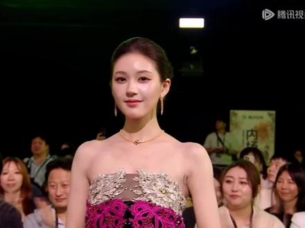 27岁 年轻 漂亮 骄傲 错在哪#赵露思 #星光大赏 #星光大赏赵露思