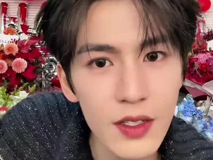 就这个张凌赫 萌#张凌赫生日直播