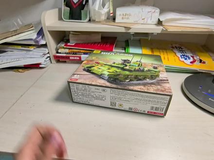 国产积木TOPTOY的99a式主战坦克。