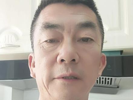 燃气灶的电池什么时候换呢?#燃气灶维修 #燃气灶打不着火怎么办 #燃气灶维修小知识 #燃气灶换电池# 煤气灶维修