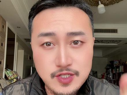 “贝拉 1 号” 被美国认定为 “影子船队” 成员 —— 专门帮伊朗、委内瑞拉等受制裁国家偷偷运原油。虽说这些 “老油轮” 虽外表陈旧,却成了打破美国能源封锁的关键力量。#美国#美军#委内瑞拉#油轮#贝拉1号