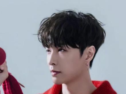 博主仍然说张艺兴被封杀一年,不怕工作室起诉#张艺兴 #娱评人吴清功 #娱乐 #热点 #上热搜