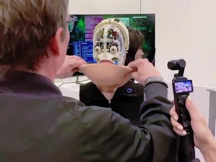 AI 接连失控反噬人类,是程序漏洞还是智能觉醒?看完头皮发麻