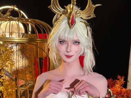 拍了几个小时的正片 还是花絮更好笑 哈哈哈哈哈 #王者荣耀 #王昭君 #凤凰于飞 #顾安言 #阿米嘎蒂朵喵喵手势舞 (cos 手动ooc致歉)