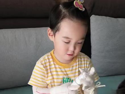 与EB温柔对抗的蕙琳宝
自带坚韧的小生命
每一步成长都闪着光❤️
#蝴蝶宝贝 #蝴蝶宝贝关爱中心 #罕见病护理 #亲子温情 #蕙琳成长记