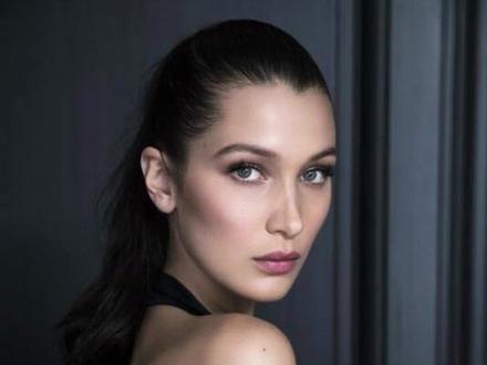 从资源咖逆袭成实力派,bella hadid是掌控人生的大女主。#bellahadid #时尚 #秀场 #超模 @抖音小助手