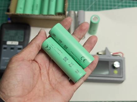 据说这个50PL不会漏电,测一下内阻,再充满静置一周试试~# 21700全极耳动力电池#电子爱好者 #锂电池组装 #航模飞机