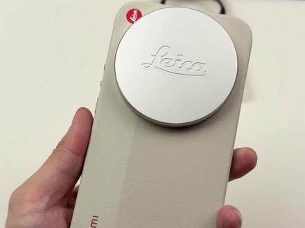 感觉今年多花500买小米17ultra莱卡版的人都赚了.......#小米 #小米17 #小米17ultra #小米17ultra钢化膜 #铁布衫钢化膜