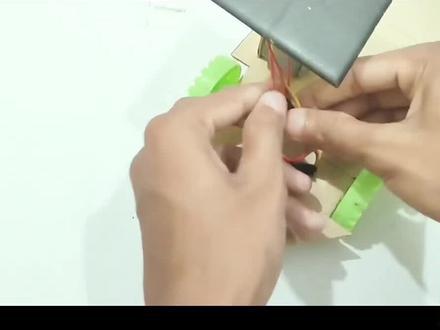 如何制作太阳能动力小车#科学类玩具制作 #我爱发明我爱制作 #幼儿简单科技小制作 #小学手工制作大全 #科技小制作