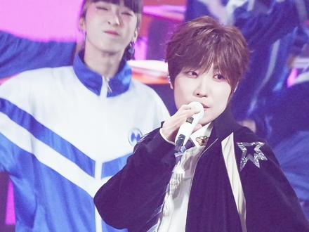 徐良演唱会《考试什么的都太难了》改词版!#徐良 #徐良深圳演唱会