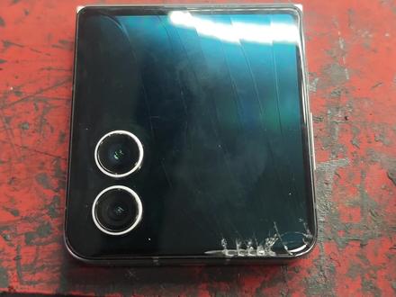 #永安智修 #magicVflip2 #折叠屏维修 #手机维修交流 今天接到一台荣耀magicvflip2换外屏,第一次换这个型号的屏,花了整整一个多小时,如果欢的同行们来评论交流讨论,也欢迎大家随时提问。