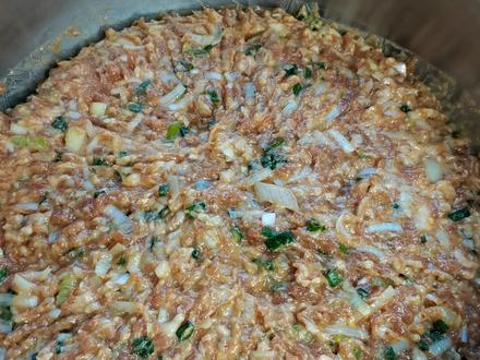 过年饺子馅你就这样调,鲜嫩多汁,不管调什么馅都好吃!#美食趣胃计划 #抖音美食创作人 #跟着抖音学做菜 #抖音美食推荐官 #饺子馅 @DOU+小助手
