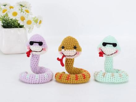 娟娟编织,可爱有个性的俏皮蛇 #娟娟编织 #钩针基础教程 #我的手工作品