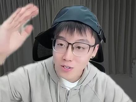 什么?下次陈泽杯路途要赞助几百个?#陈泽 #陈泽切片 #陈泽直播切片#陈泽狙击赛#路途电竞远方 )@路途电竞俱乐部 @远方(路途电竞负责人)