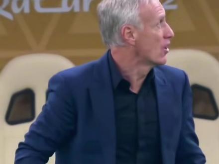 德尚确认卸任法国队主帅一职交由齐达内接班上任!相信齐祖能够率领法国队重返世界之巅!#德尚 #世界杯 #法国 #FCONLINE #FCOL金球计划