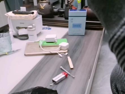 《蛛丝发射器》材料:网购磁铁,弹簧,40米,自喷漆40米,费纸箱1个,历时2个周末💪