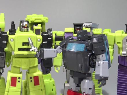 挖地虎:爆炸来了,快跑啊!魔方MS爆炸评测 #变形金刚 #模玩评测 #搞笑配音 #解说 #混天豹 #爆炸