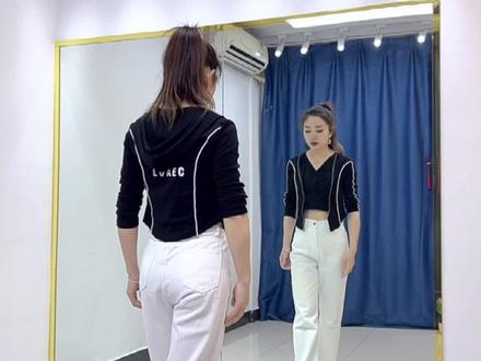 来啦#撕夜 超长完整版,喜欢的姐妹明天上午老时间我们继续哈#广场舞小姐姐 #背面演示 #简单易学