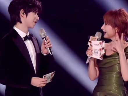 青春美少女队歌曲“I miss you”昨晚闪耀“腾讯星光大赏”#腾讯星光大赏 #imissyou#檀健次