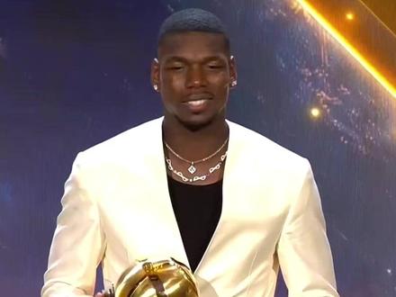 博格巴获得环足奖最佳复出奖!颁奖中特意感谢C罗!