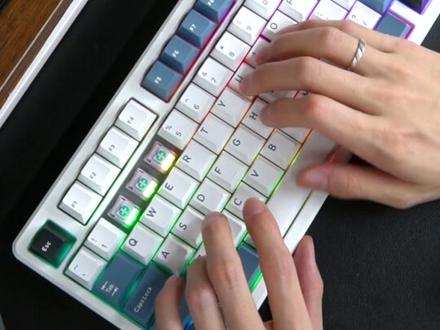 一把即退烧的键盘 ,量产键盘中的战斗机 - INFI 75 #infi75 #客制化键盘 #打字音 #机械键盘 #游戏外设