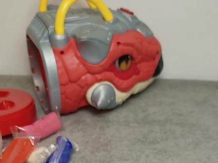 饲养员今天亲自动手来给小甲龙做好吃的啦!#中华美食彩泥 #彩泥 #彩泥玩具 #玩具视频 #玩具黏土
