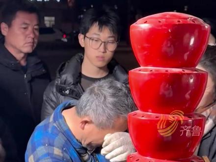 山东东营的糖葫芦摊火了:一串串酸甜背后的温暖接力