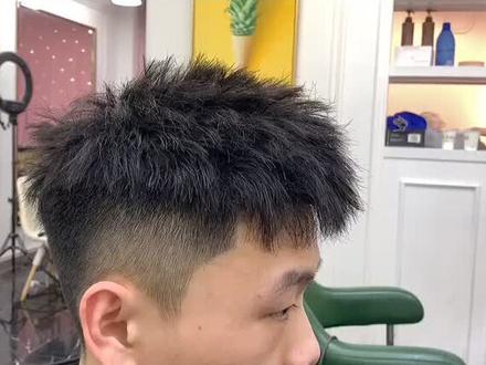 头发只有4厘米能烫钢架烫嘛?请看视频.福州来的抖音同学#发根烫 #钢夹烫